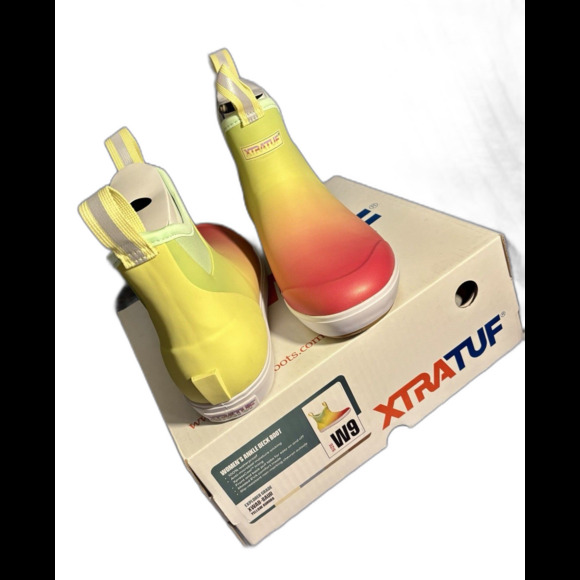 XTRATUF Women’s Ankle Deck Boots Yellow Aurora W9 Waterproof Slip-Resistant NIB - Picture 4 of 4